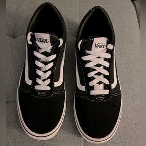 Black/White Vans